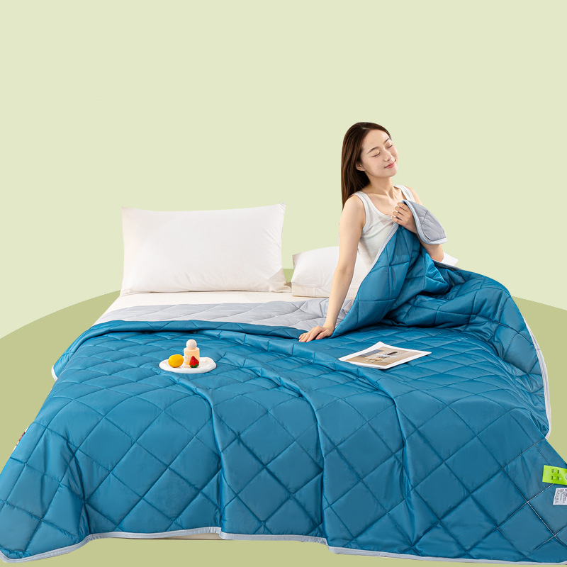 🛏️🌙 Cooling Quilt for Summer – Sweat-free, dual-tone, airy, and gentle on skin❄️