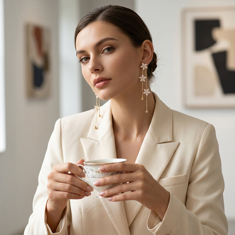 ✨ 2026 Sale — Over 30,000 Sold! 🌸Women's Sparkling Flower Tassel Earrings