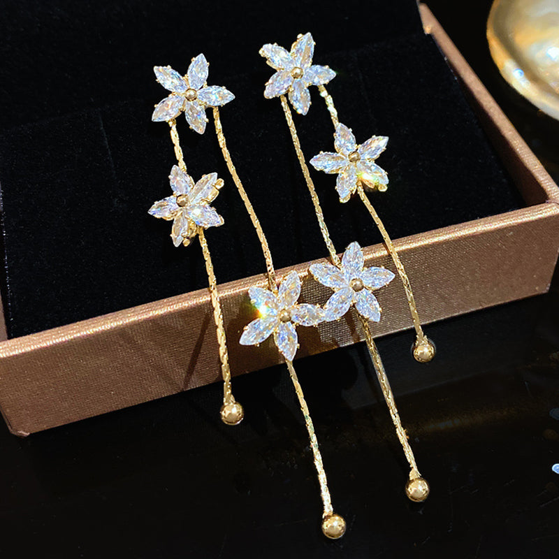 ✨ 2026 Sale — Over 30,000 Sold! 🌸Women's Sparkling Flower Tassel Earrings